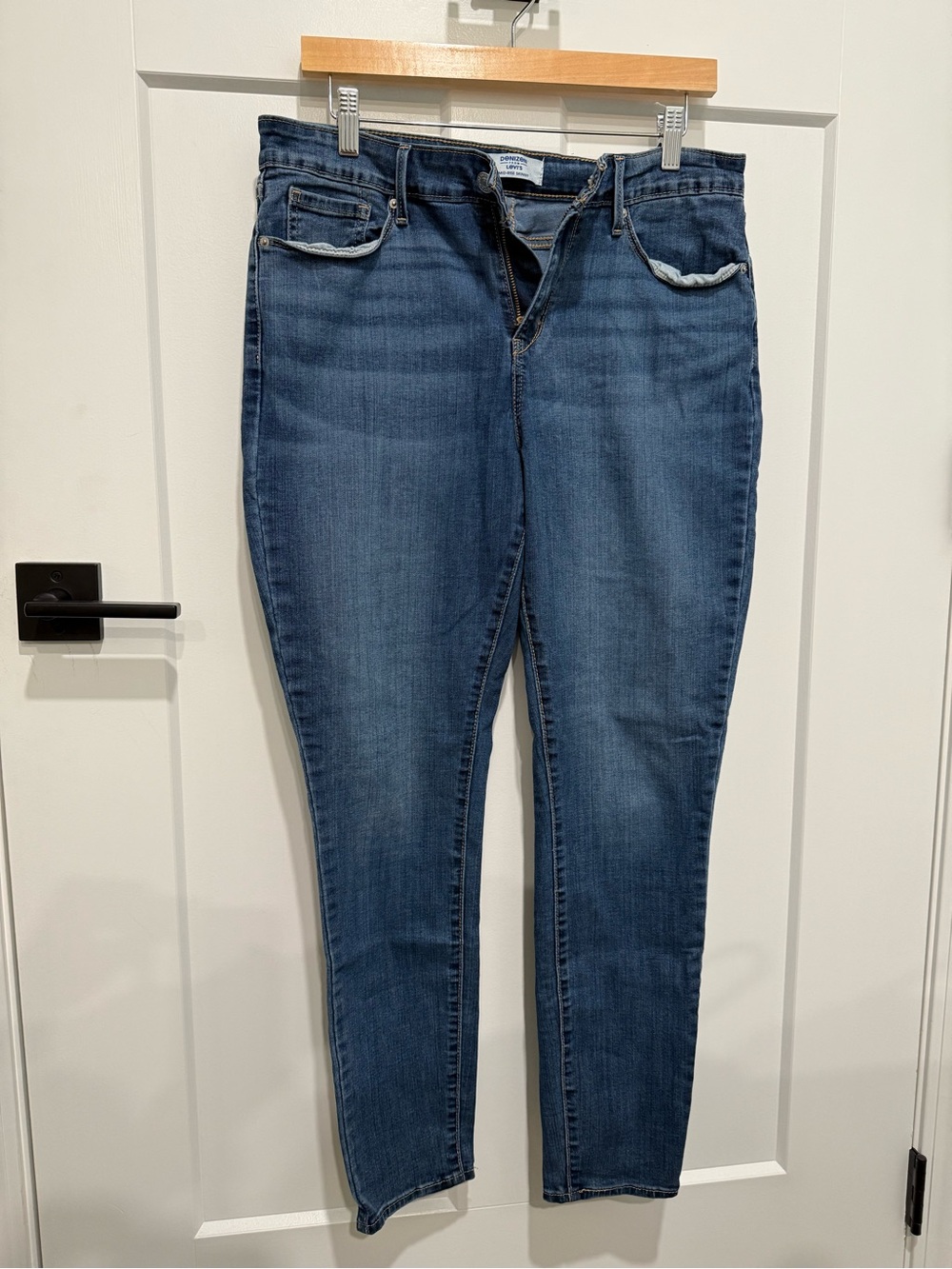Denizen from Levi's Women's Blue Skinny Jeans